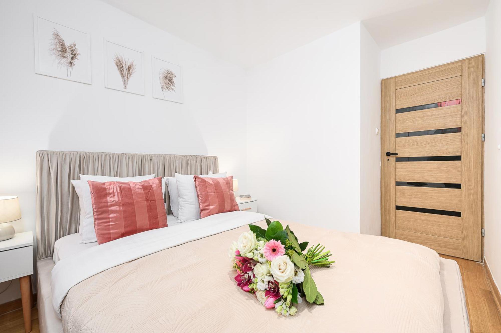 Lumina Apartment Opposite The Palace Of Culture And Science วอร์ซอ ภายนอก รูปภาพ